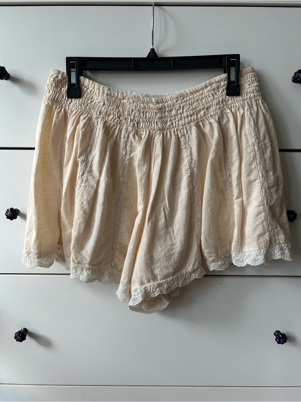 Zara Cream Lace-Trim Elastic Waist Shorts